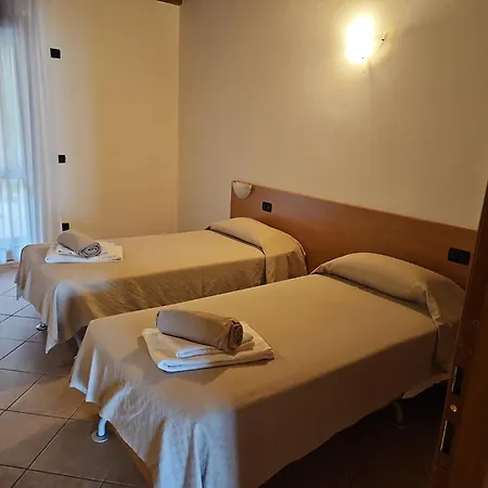Апарт-готель Borgo Dei Limoni - Con Garage Гарньяно