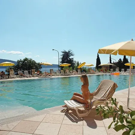 Aparthotel Borgo Dei Limoni Gargnano