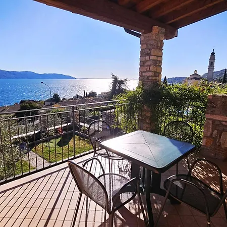 Borgo Dei Limoni Aparthotel