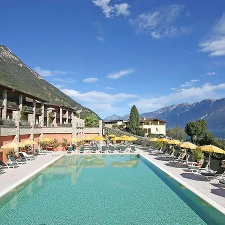 Borgo Dei Limoni Aparthotel Gargnano